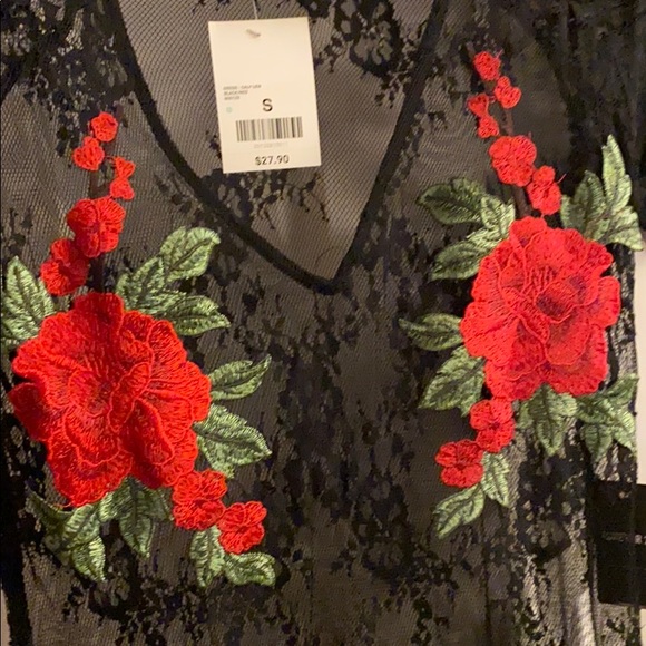 Forever 21 Lace Embroidered Top - Size S - NWT 😍 - Picture 2 of 3